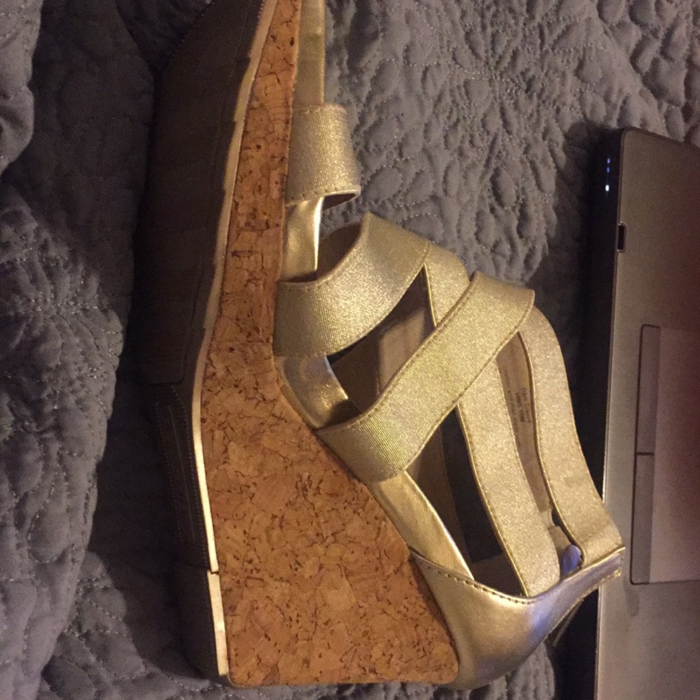 Shoes - Picture 5 of 5